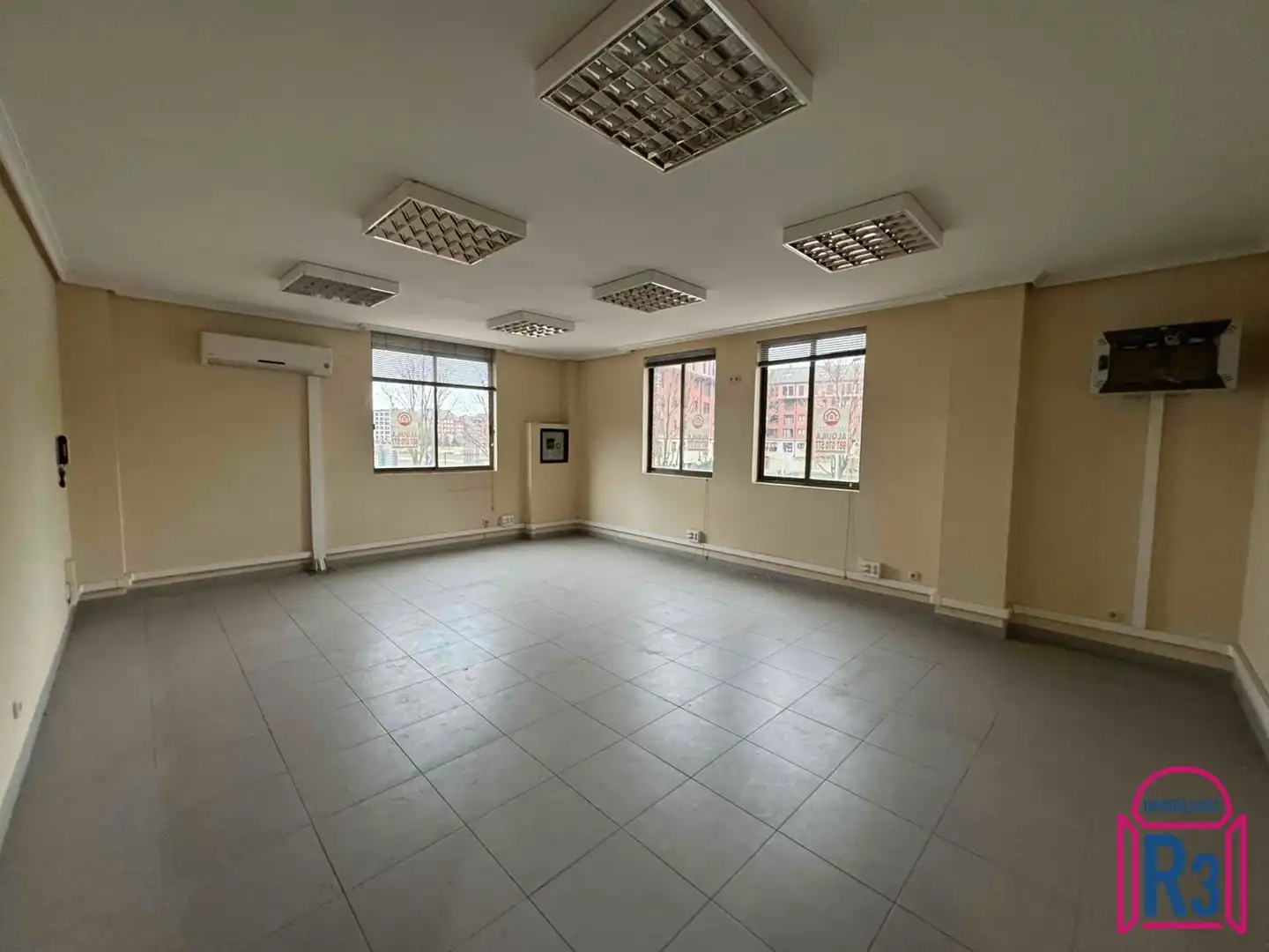 Local comercial en alquiler en Moisés de León
