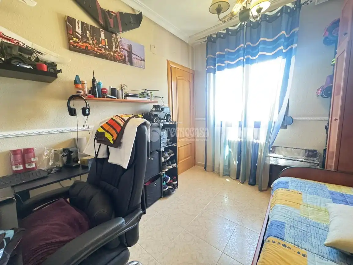 Schlafzimmer von Einfamilien-Reihenhaus zum Verkauf in Yepes mit Klimaanlage, Heizung und Terrasse