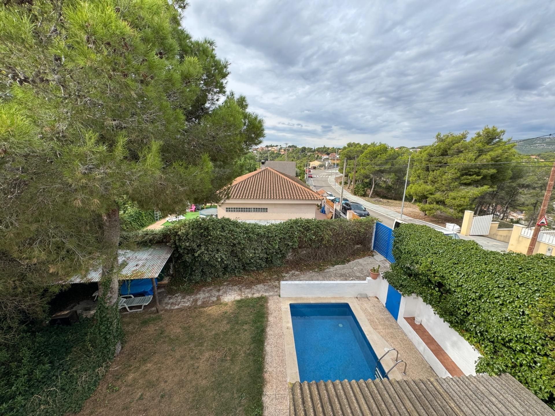 Vista exterior de Casa o xalet en venda en Canyelles amb Calefacció, Jardí privat i Piscina