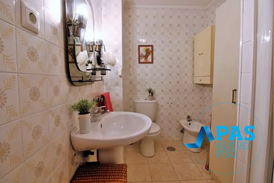 Baño de Piso en venta en Santander con Calefacción