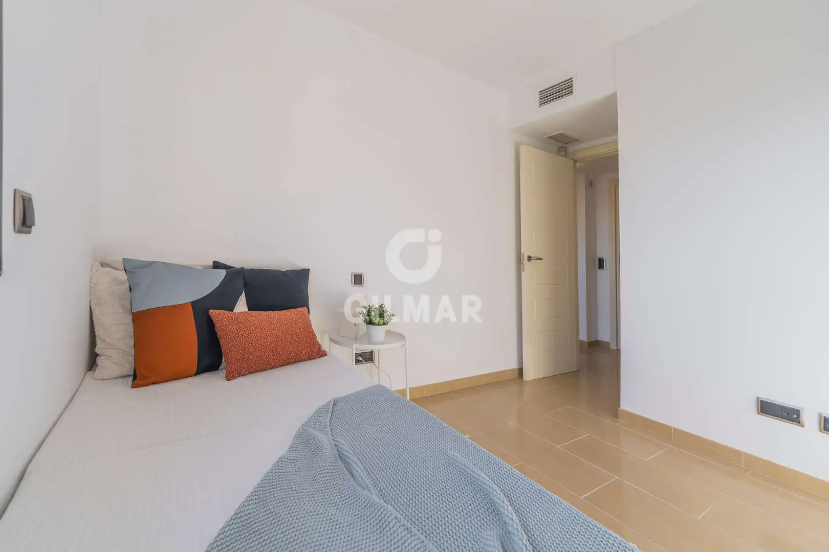 Habitación de Piso en venta en Madrid con Calefacción y Trastero