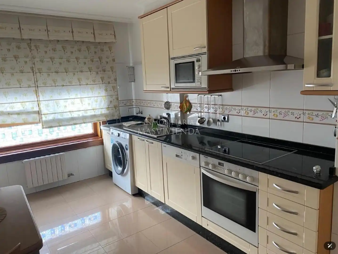 Küche von Wohnung zur Miete in Vigo 