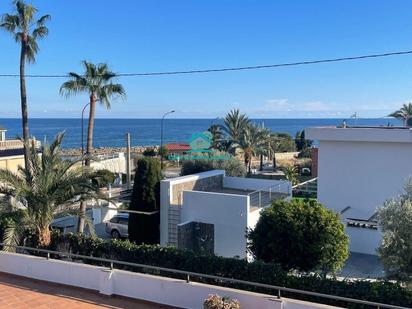 Vista exterior de Casa o xalet en venda en El Campello amb Aire condicionat, Calefacció i Jardí privat