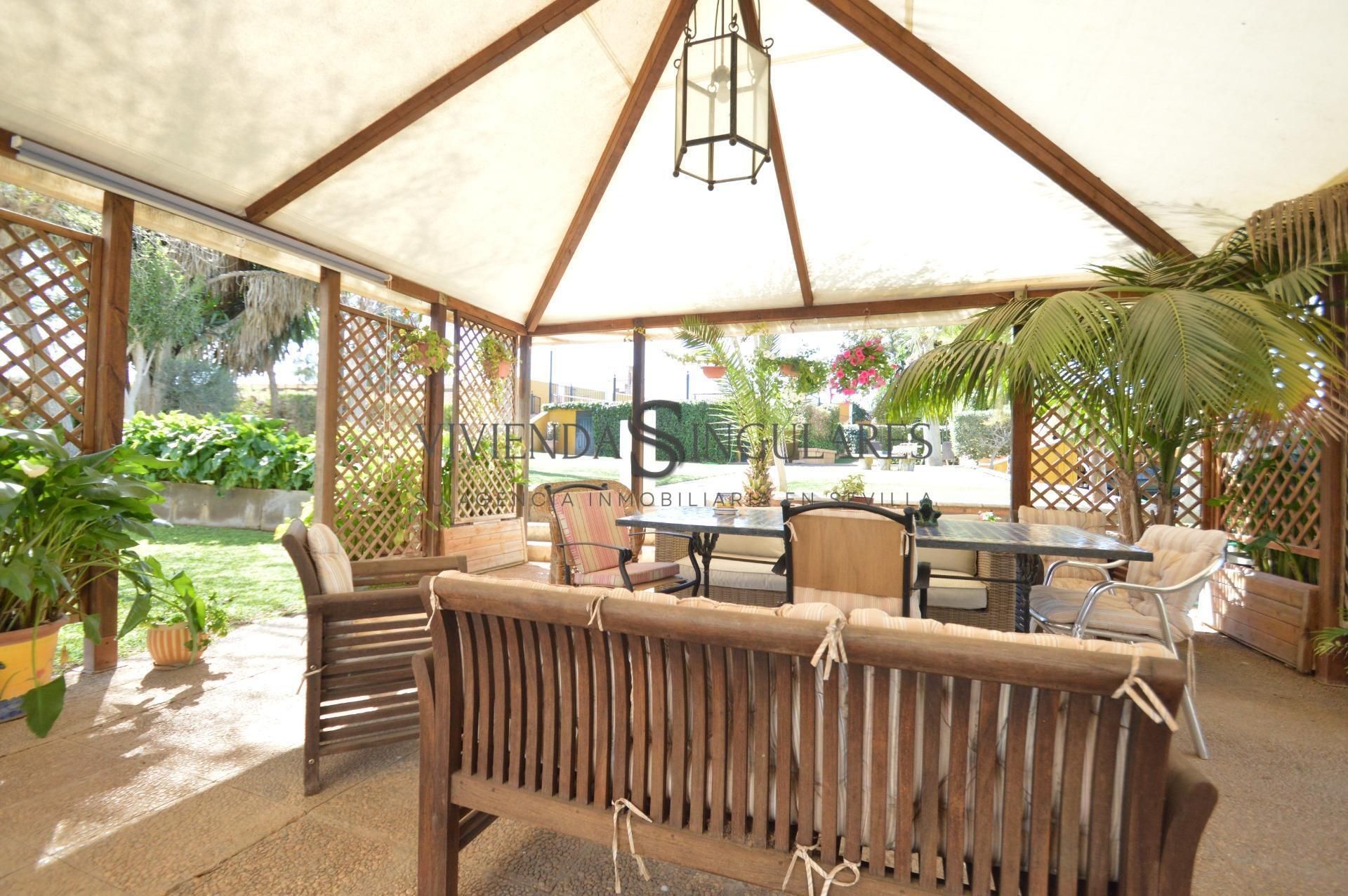 Terrace of House or chalet for sale in Alcalá de Guadaira  with Air Conditioner, Private garden and Storage room