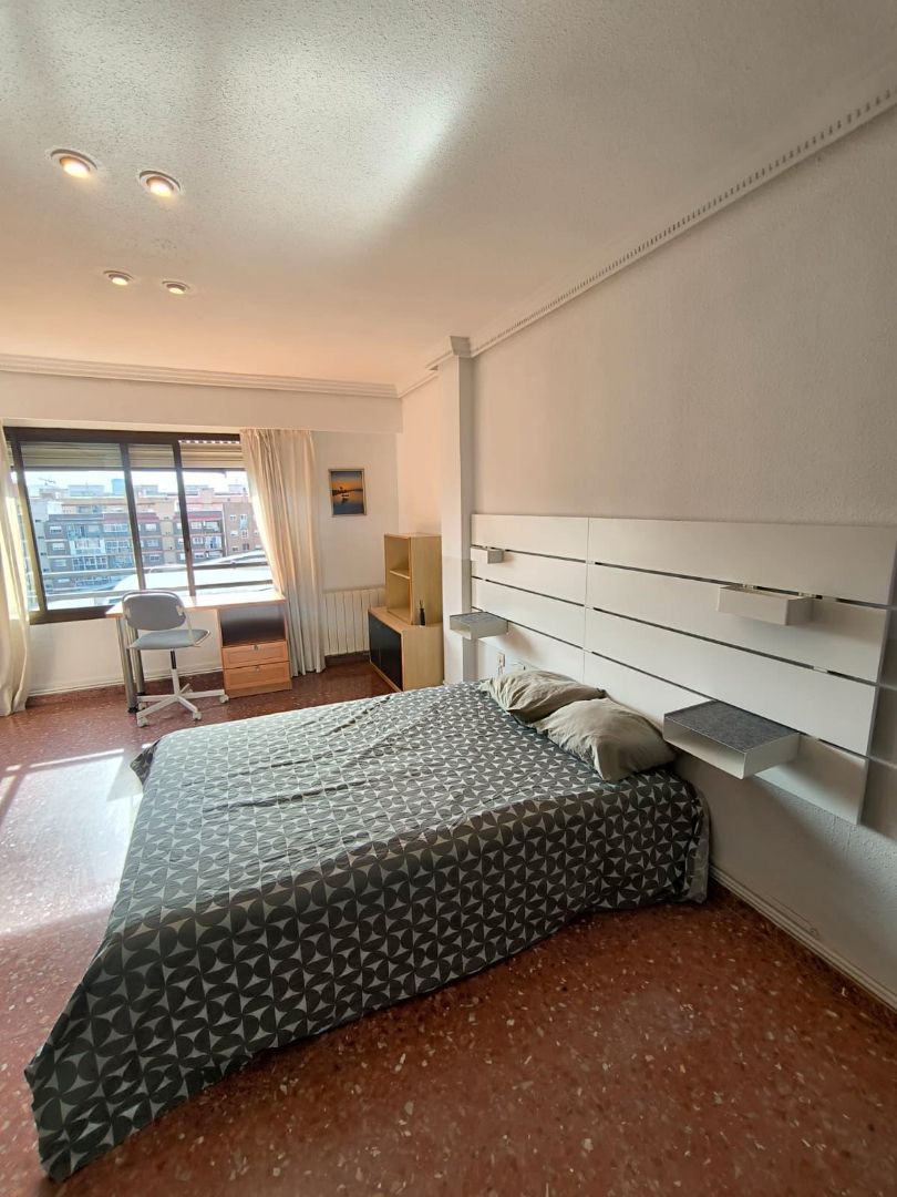 Piso para compartir en Carrer de Campoamor, 83, L'Illa Perduda, Algirós