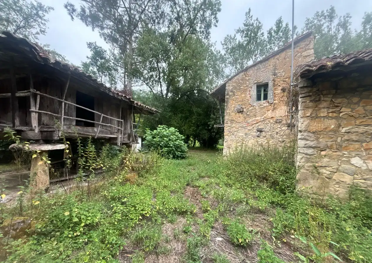 Finca rústica en venda en Gijón  amb Jardí privat