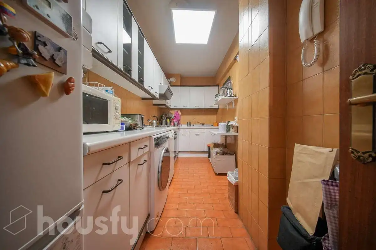 Cuina de Pis en venda en Madrid amb Calefacció, Terrassa i Moblat