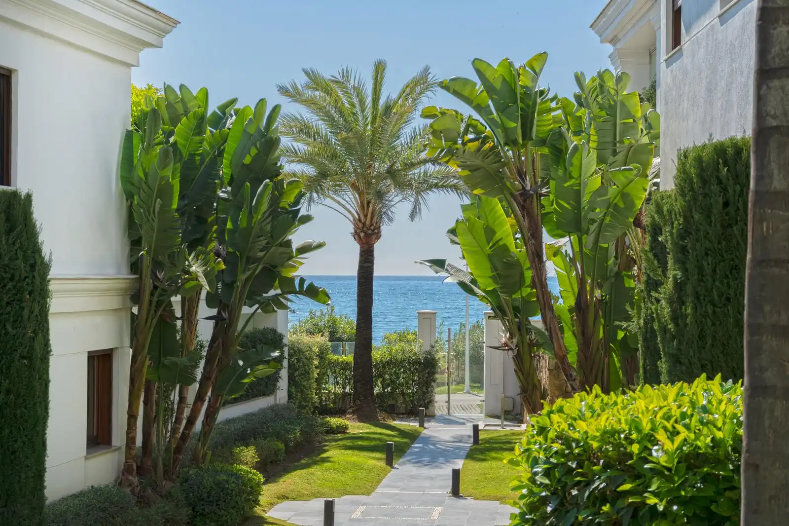 Garden of Flat for sale in Estepona  with Air Conditioner, Terrace and Storage room