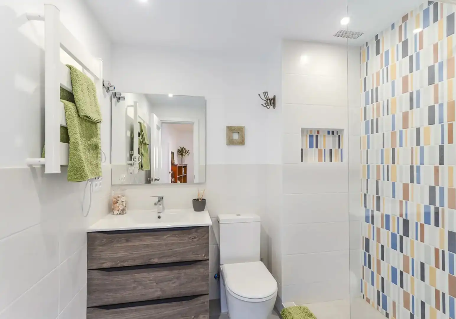 Bathroom of Flat for sale in Estepona  with Terrace, Furnished and Oven
