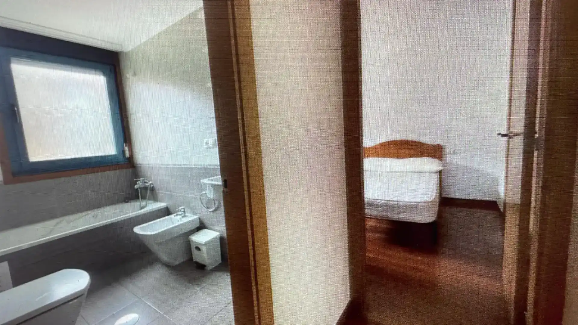Bany de Pis de lloguer en Rianxo amb Parquet, Moblat i Forn