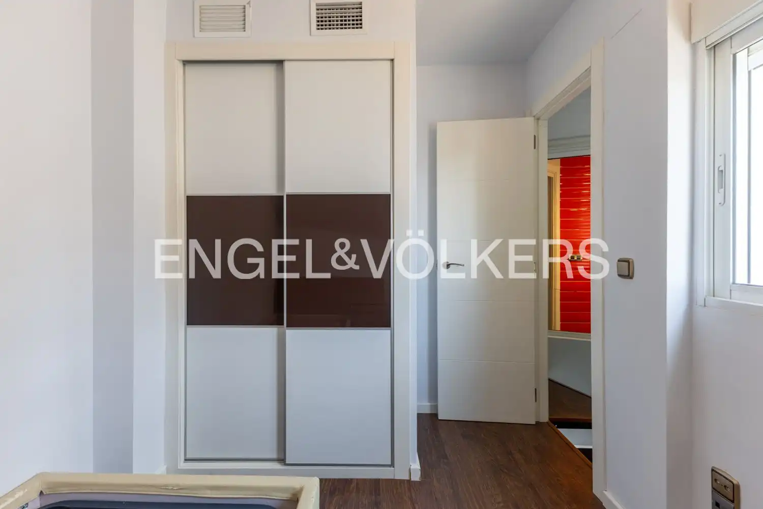 Dormitori de Àtic de lloguer en Valencia amb Aire condicionat, Calefacció i Parquet