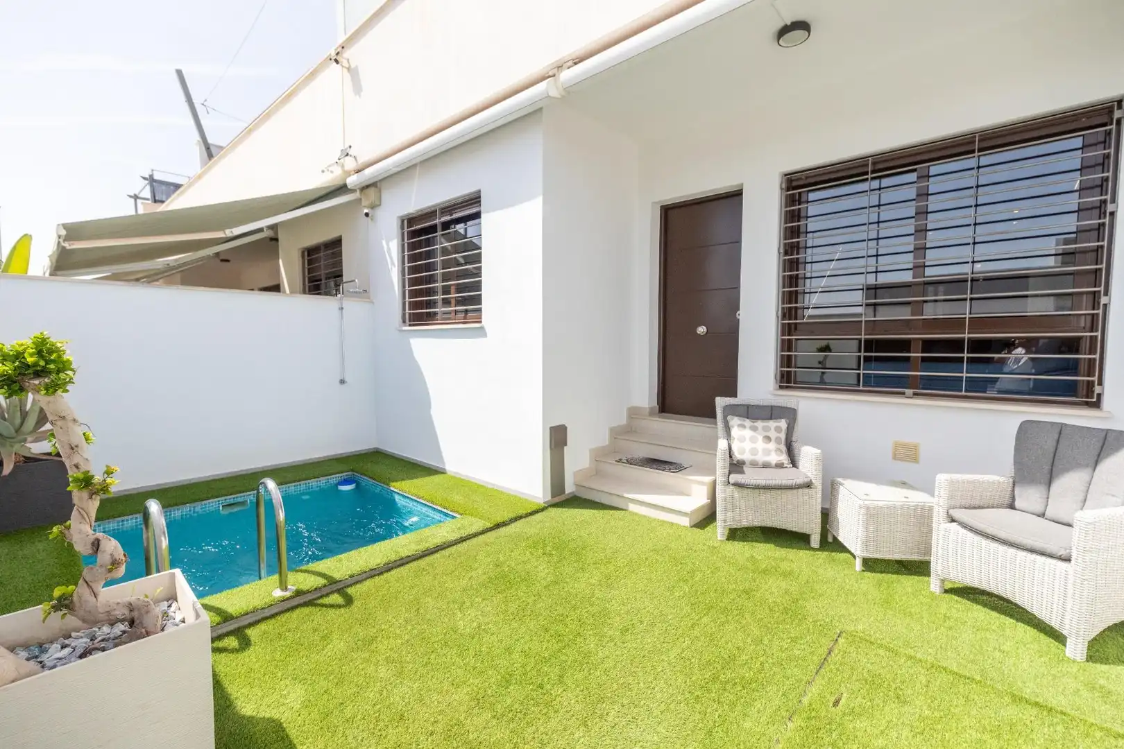 Swimming pool of Houses for sale in San Pedro del Pinatar  with Air Conditioner, Heating and Private garden