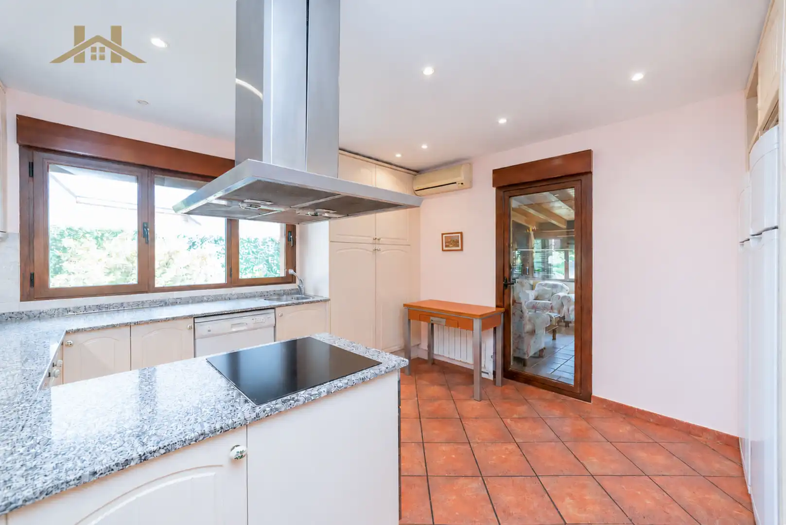 Cocina de Casa o chalet en venta en Valdemorillo con Aire acondicionado, Calefacción y Jardín privado