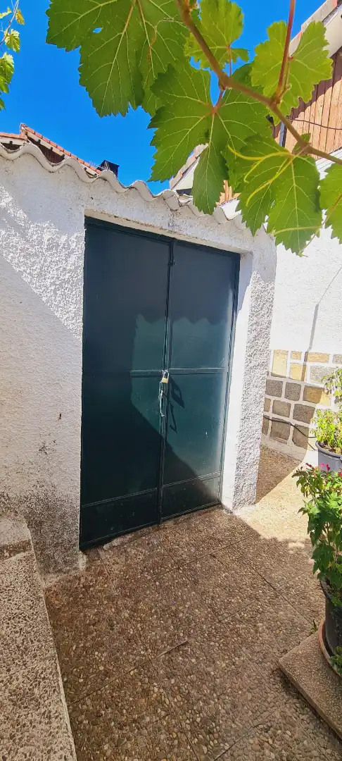Vista exterior de Casa o chalet en venta en El Tiemblo  con Aire acondicionado, Jardín privado y Terraza