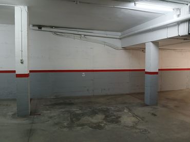 Aparcamiento en venta en MONTSERRAT