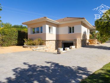Maison avec piscine à vendre à CL DISEMINADO