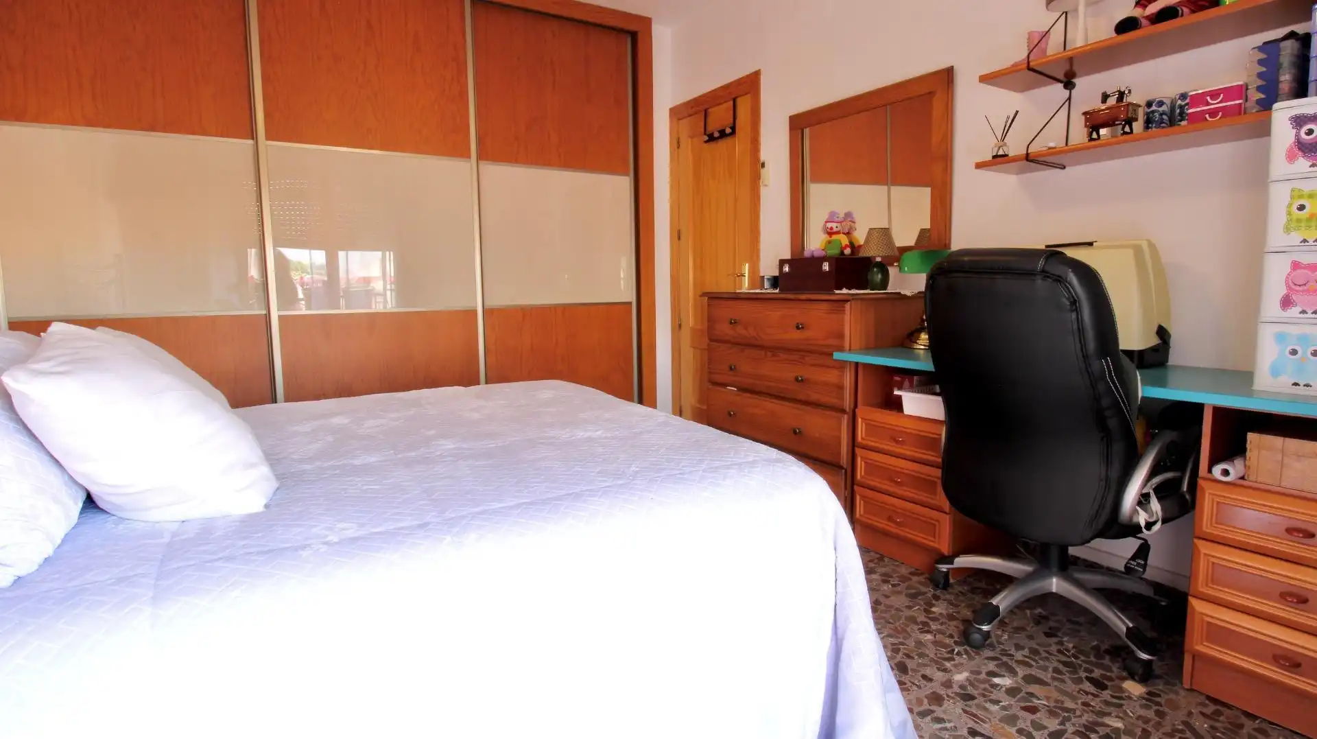Habitación de Casa adosada en venta en Vegas del Genil con Aire acondicionado, Calefacción y Terraza