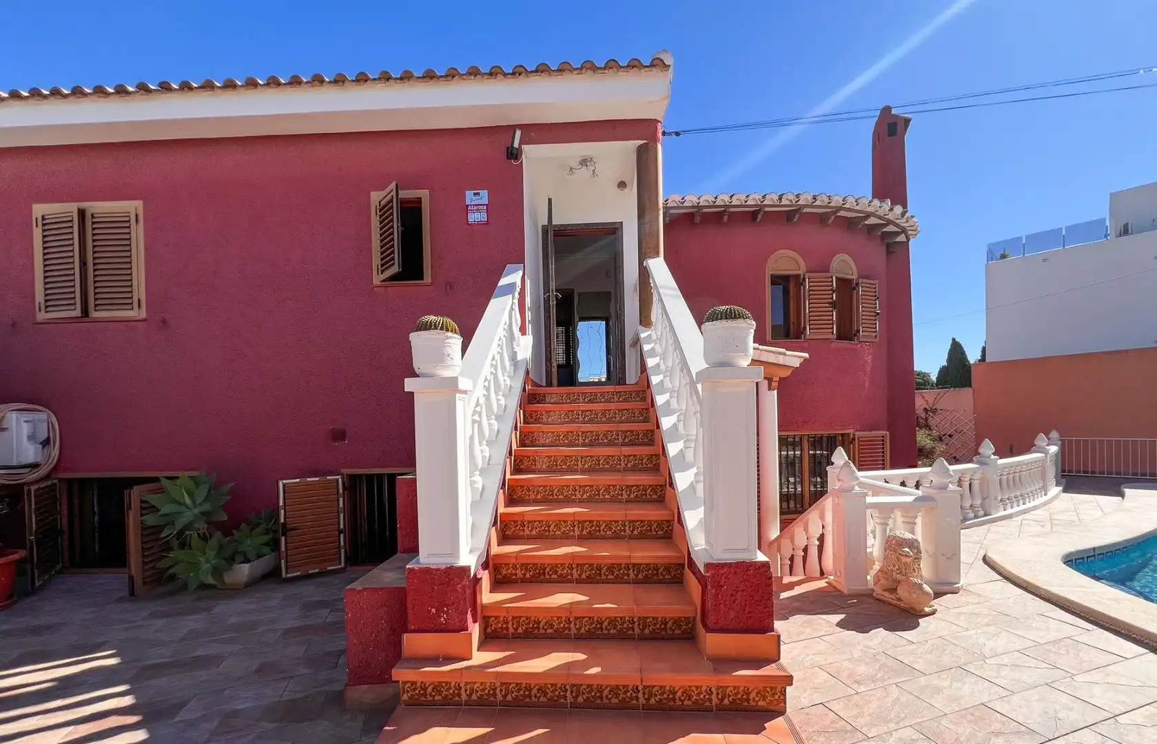 Vista exterior de Casa adosada en venta en Torrevieja con Calefacción, Jardín privado y Terraza