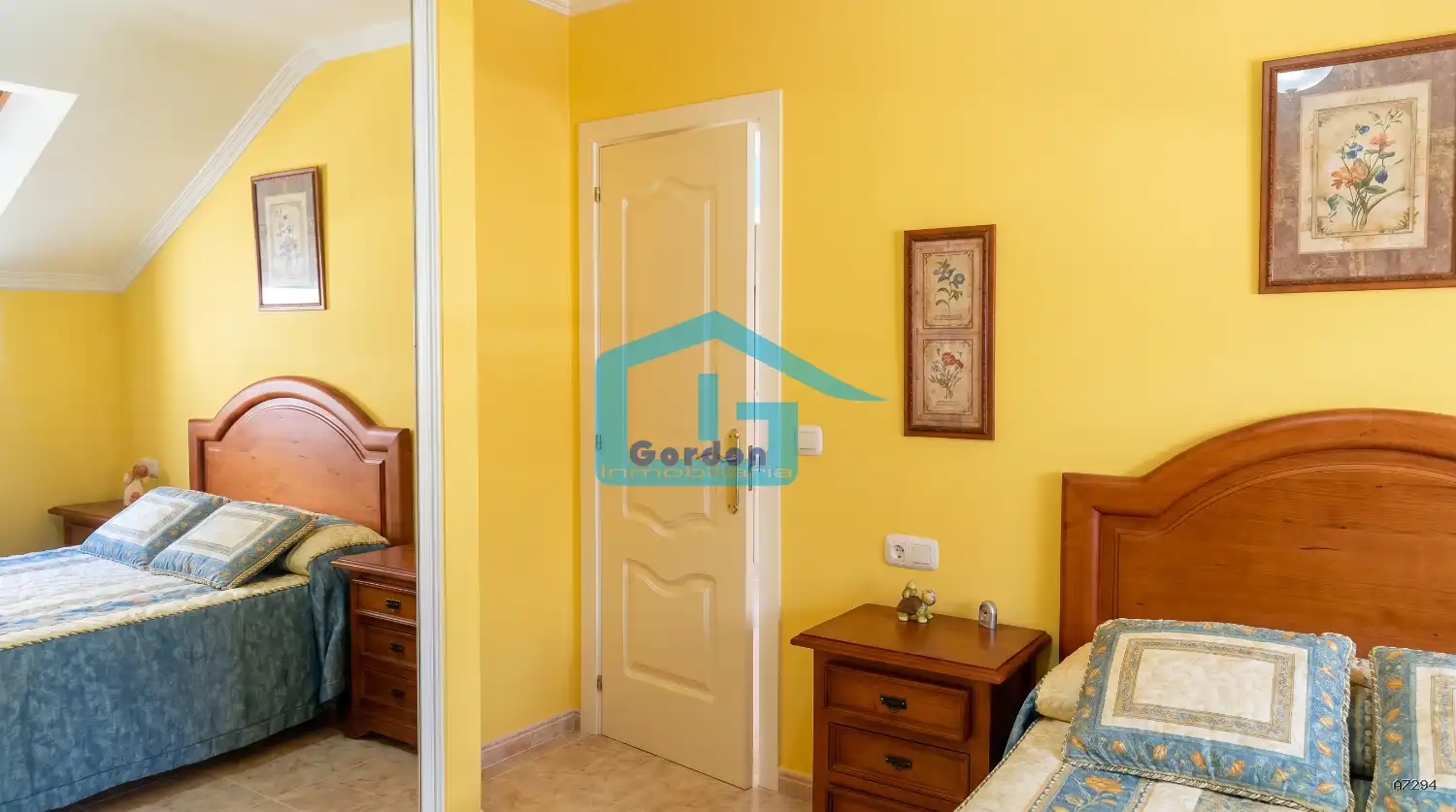 Habitación de Ático de alquiler en Sanxenxo con Terraza y Amueblado