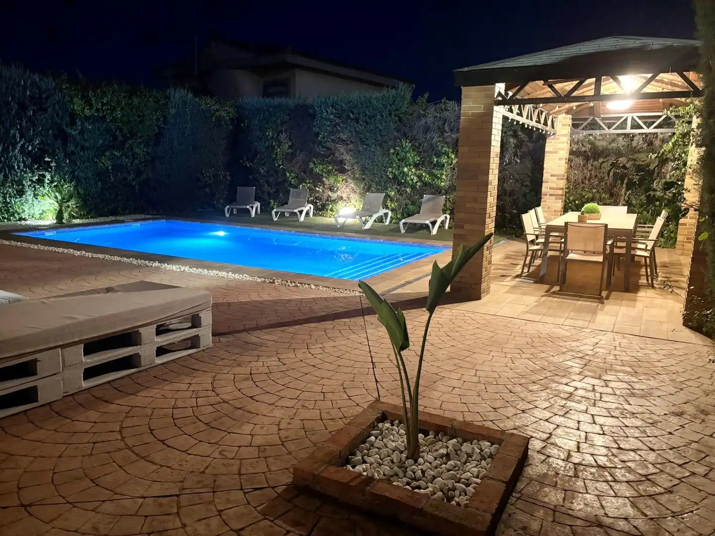 Piscina de Casa o xalet en venda en Badajoz amb Aire condicionat, Jardí privat i Terrassa
