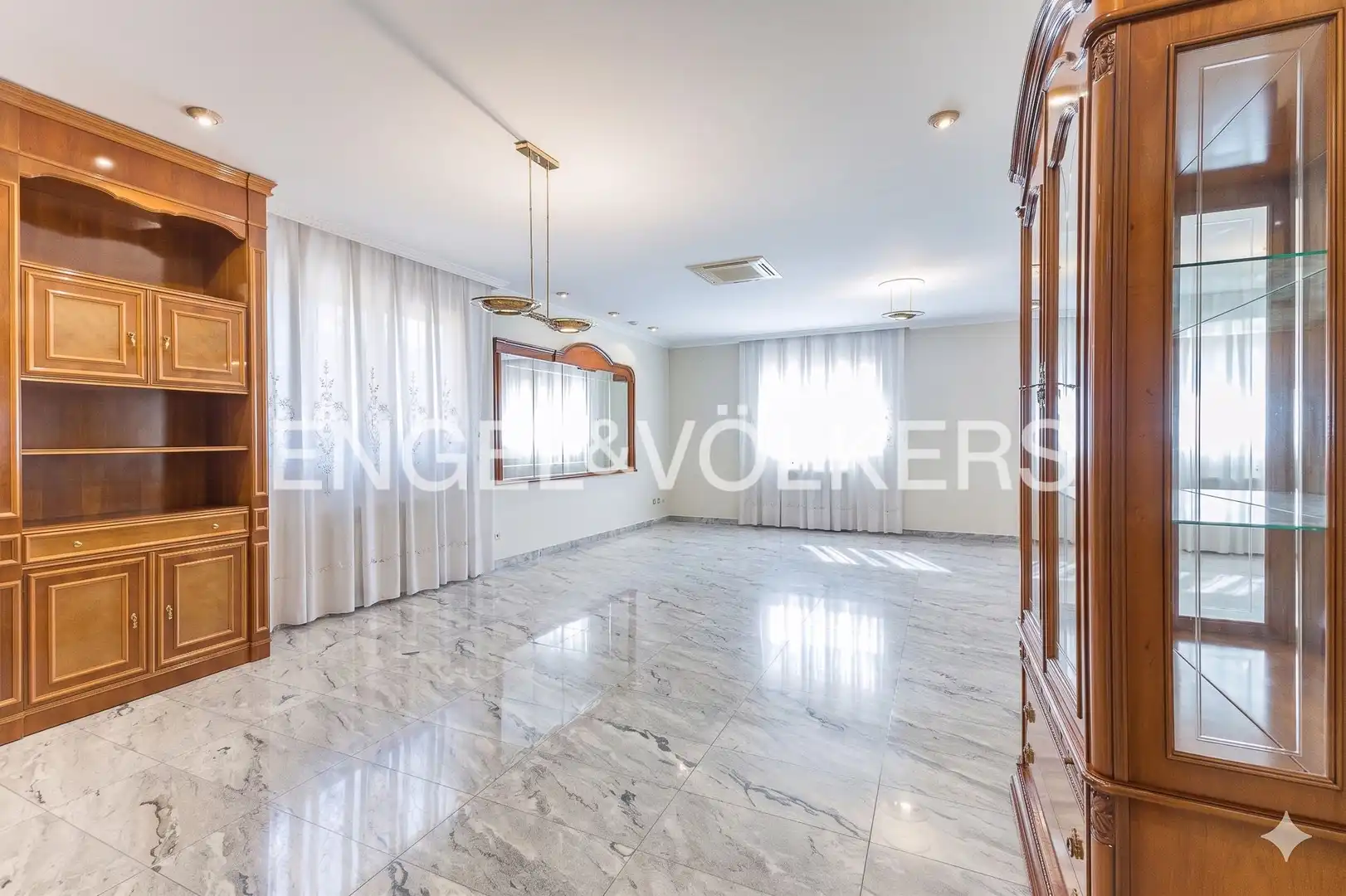 Comedor de Casa o chalet en venta en Molins de Rei con Aire acondicionado, Calefacción y Jardín privado