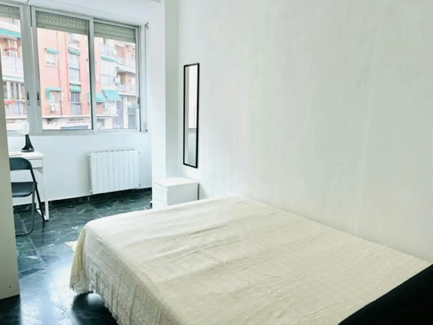 Habitación de Piso para compartir en Alcobendas con Calefacción y Lavadora