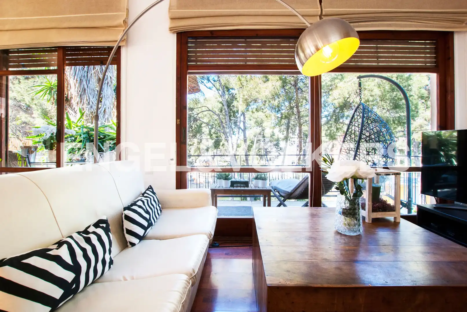 Sala d'estar de Casa o xalet en venda en Salou amb Aire condicionat, Jardí privat i Parquet