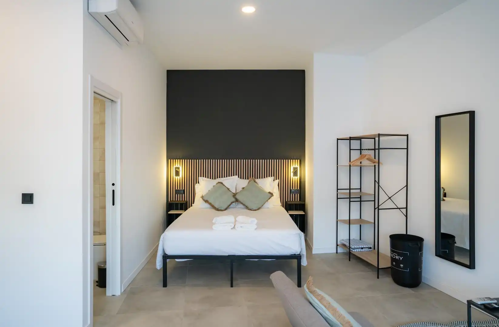 Bedroom of Study for sale in Málaga  with Community pool