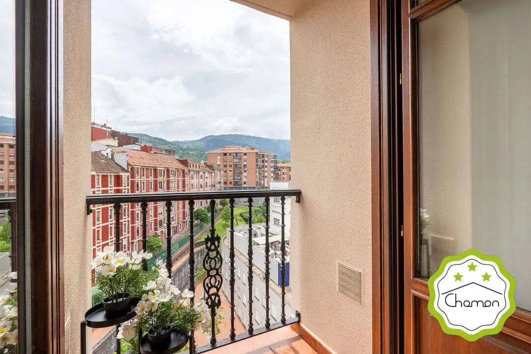 Flat for sale in Iralabarri