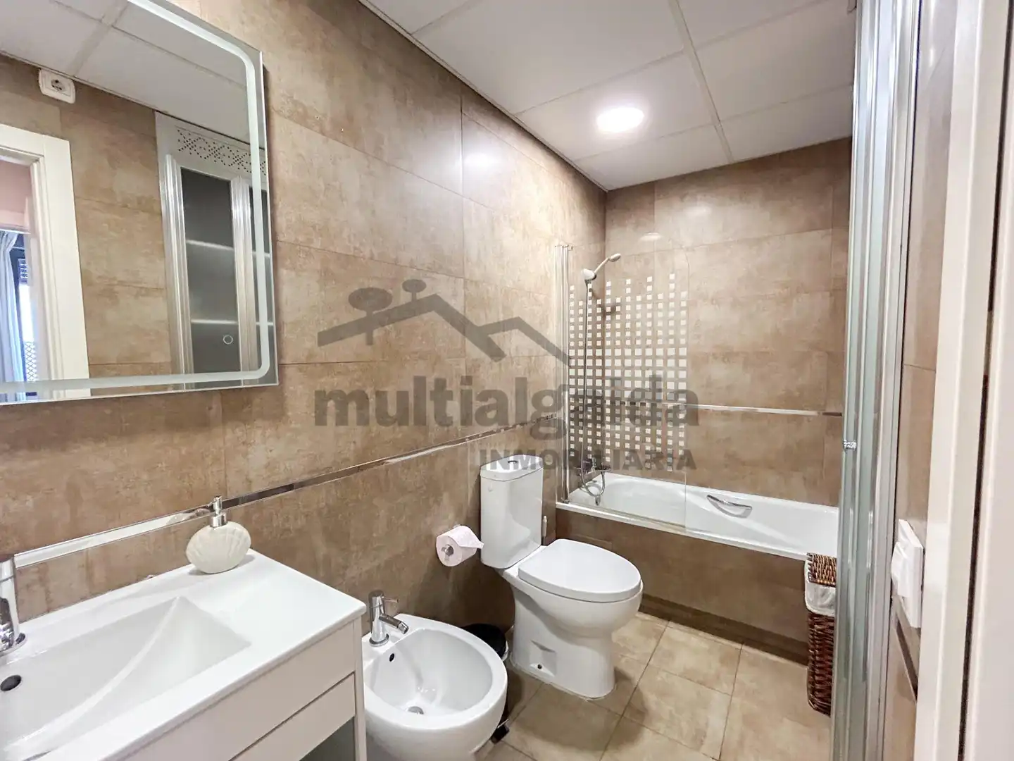 Baño de Apartamento en venta en Jerez de la Frontera con Aire acondicionado, Calefacción y Amueblado