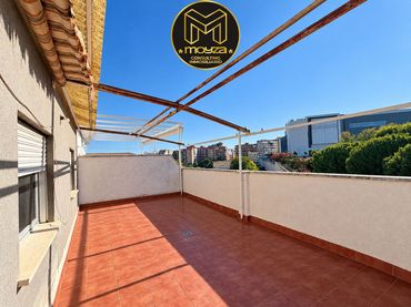 Ático con ascensor en venta en Avda de Madrid - Pº de la Estación