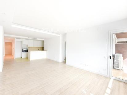 Living room of Flat for sale in  Barcelona Capital  with Air Conditioner, Terrace and Balcony