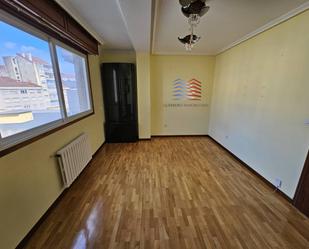 Sala d'estar de Apartament de lloguer en Ourense Capital  amb Calefacció i Parquet