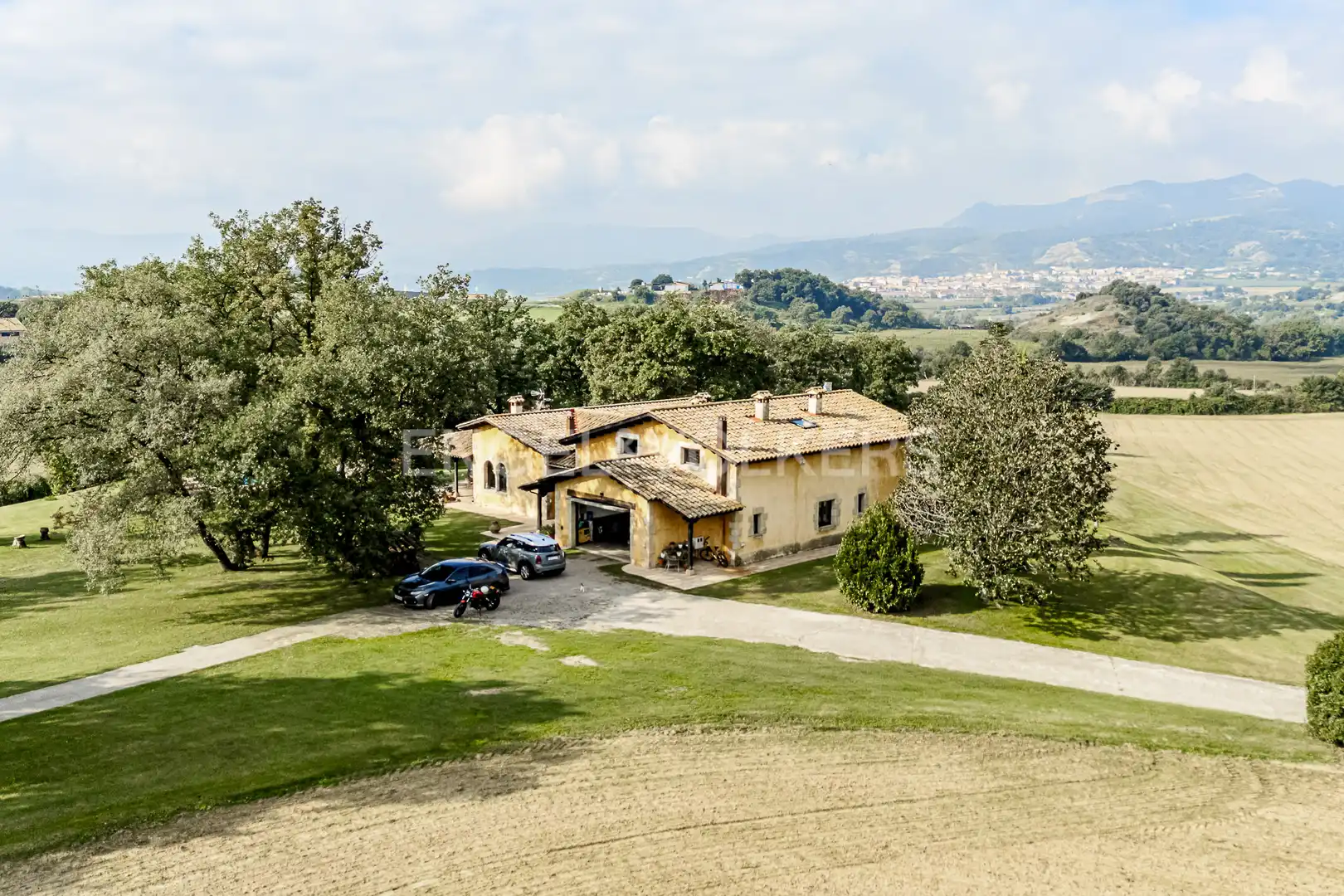 Außenansicht von Country house zum Verkauf in Torelló mit Klimaanlage, Heizung und Privatgarten