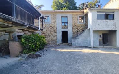 Vista exterior de Finca rústica en venda en Pravia amb Traster
