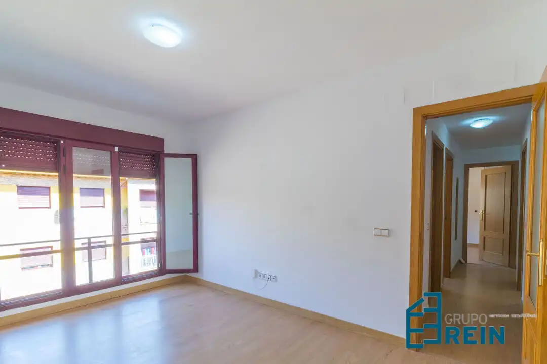 Habitación de Piso de alquiler en Magán con Calefacción, Piscina y Balcón