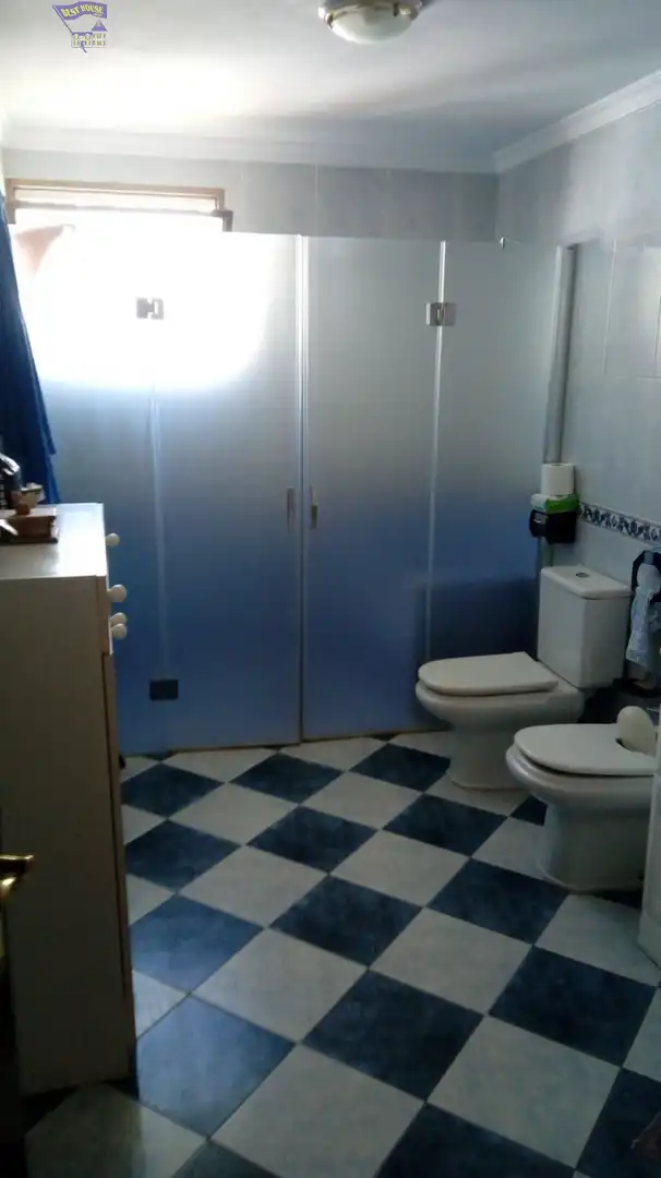 Bany de Casa o xalet en venda en Arcos de la Frontera amb Aire condicionat, Terrassa i Balcó