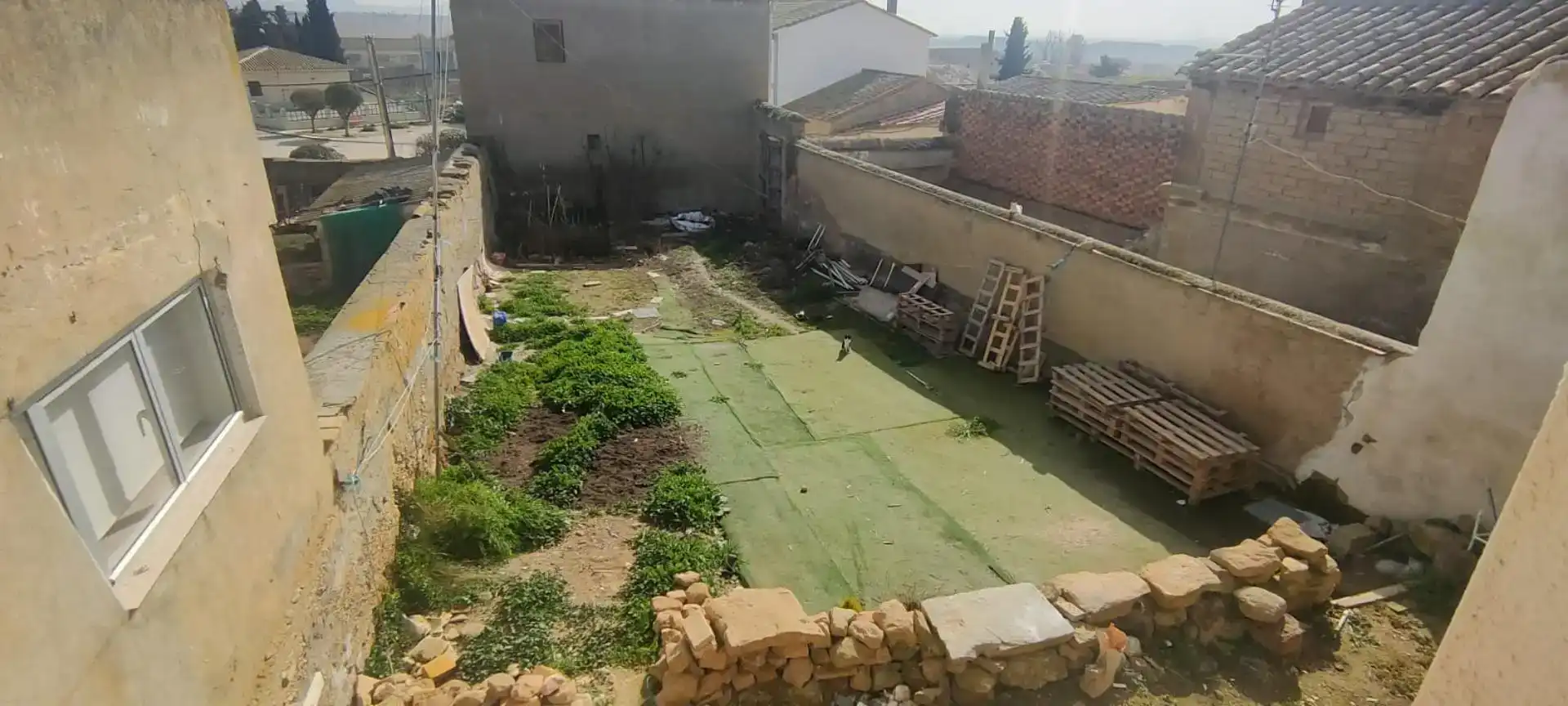 Casa adosada en venta en Grañén