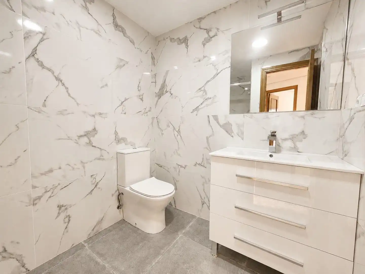 Badezimmer von Wohnung zum Verkauf in Gandia mit Abstellraum
