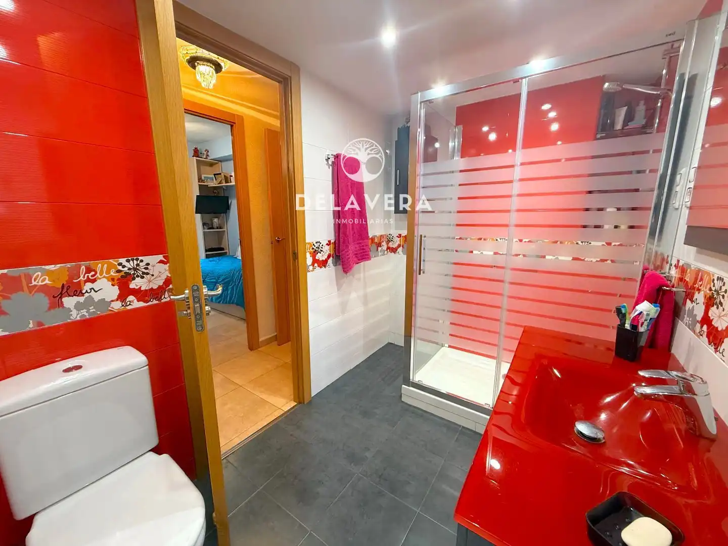 Bathroom of Flat for sale in Móstoles  with Air Conditioner and Heating