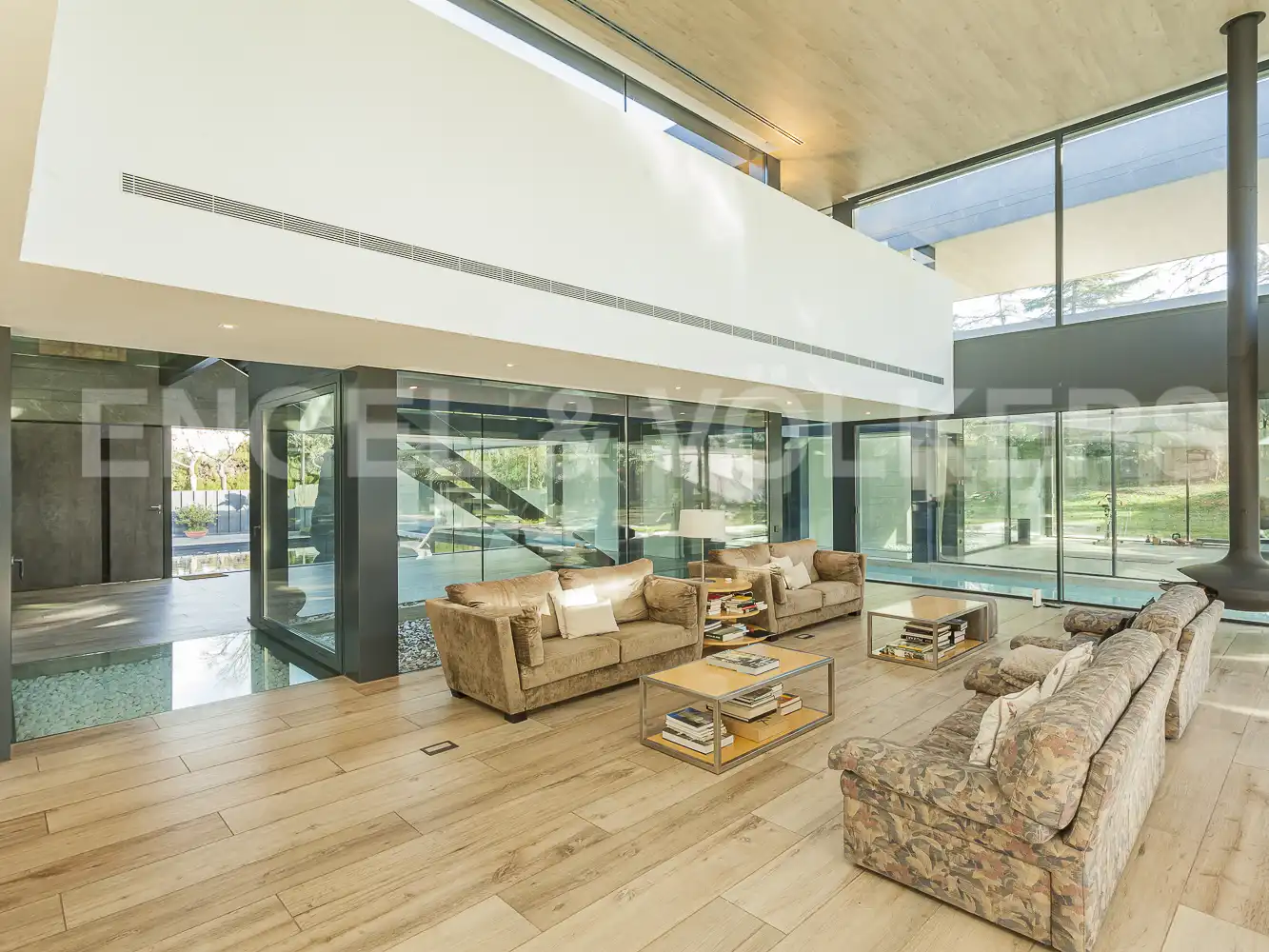 Sala d'estar de Casa o xalet de lloguer en Sant Cugat del Vallès amb Aire condicionat, Calefacció i Jardí privat