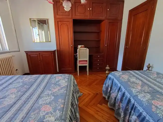 Flat for rent in Rúa de Santo Domingo de la Calzada, Ensanche - Sar