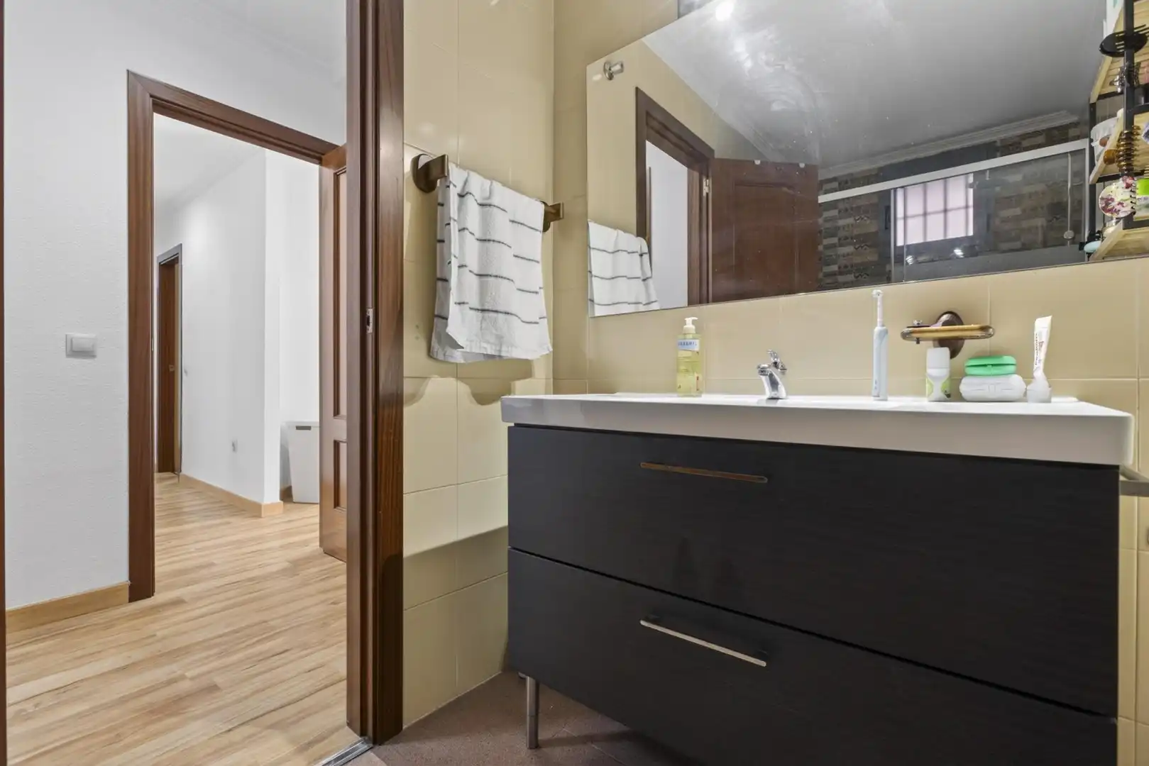 Baño de Piso en venta en Sevilla con Aire acondicionado, Terraza y Piscina comunitaria