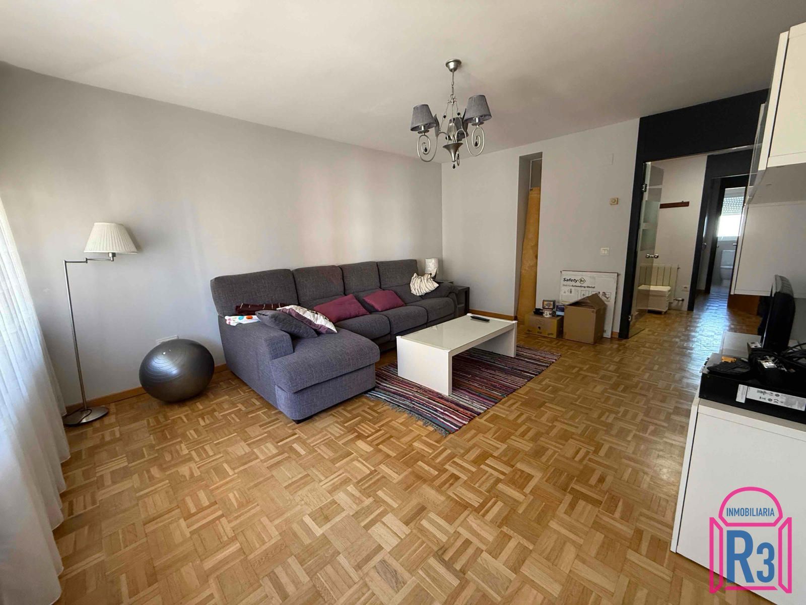 Sala de estar de Dúplex en venta en San Andrés del Rabanedo con Calefacción y Trastero