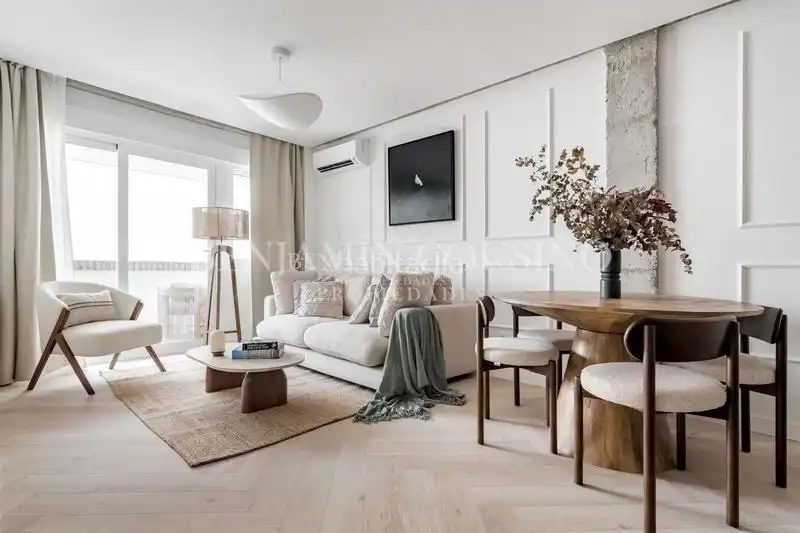 Living room of Flat for sale in Madrid  with Terrace and Furnished