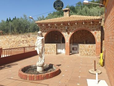 Xalet amb piscina en venda a Andújar