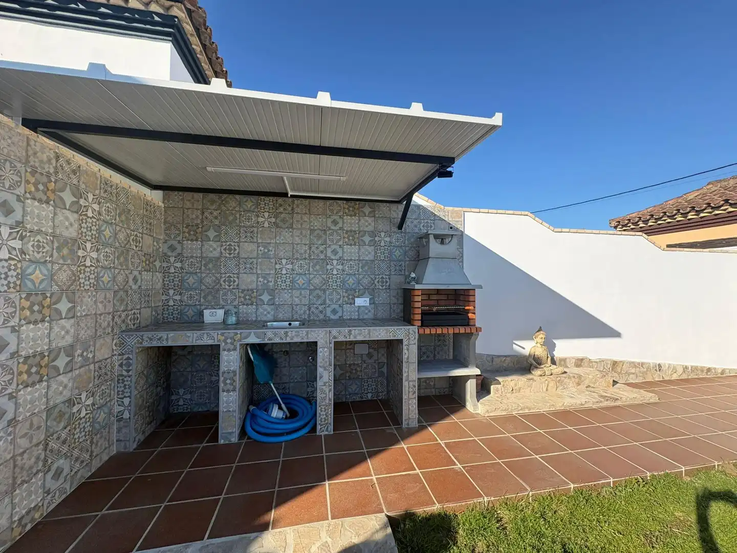 Terraza de Casa o chalet de alquiler en Chiclana de la Frontera con Aire acondicionado, Jardín privado y Piscina