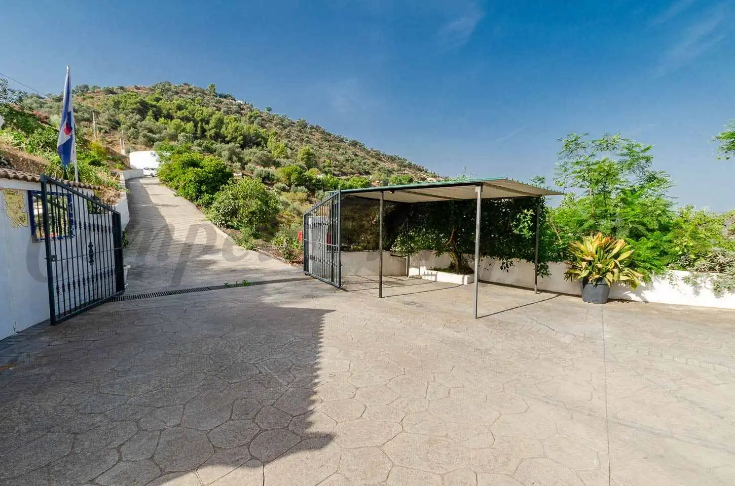 Casa amb piscina en venda a Sayalonga, imagen 4