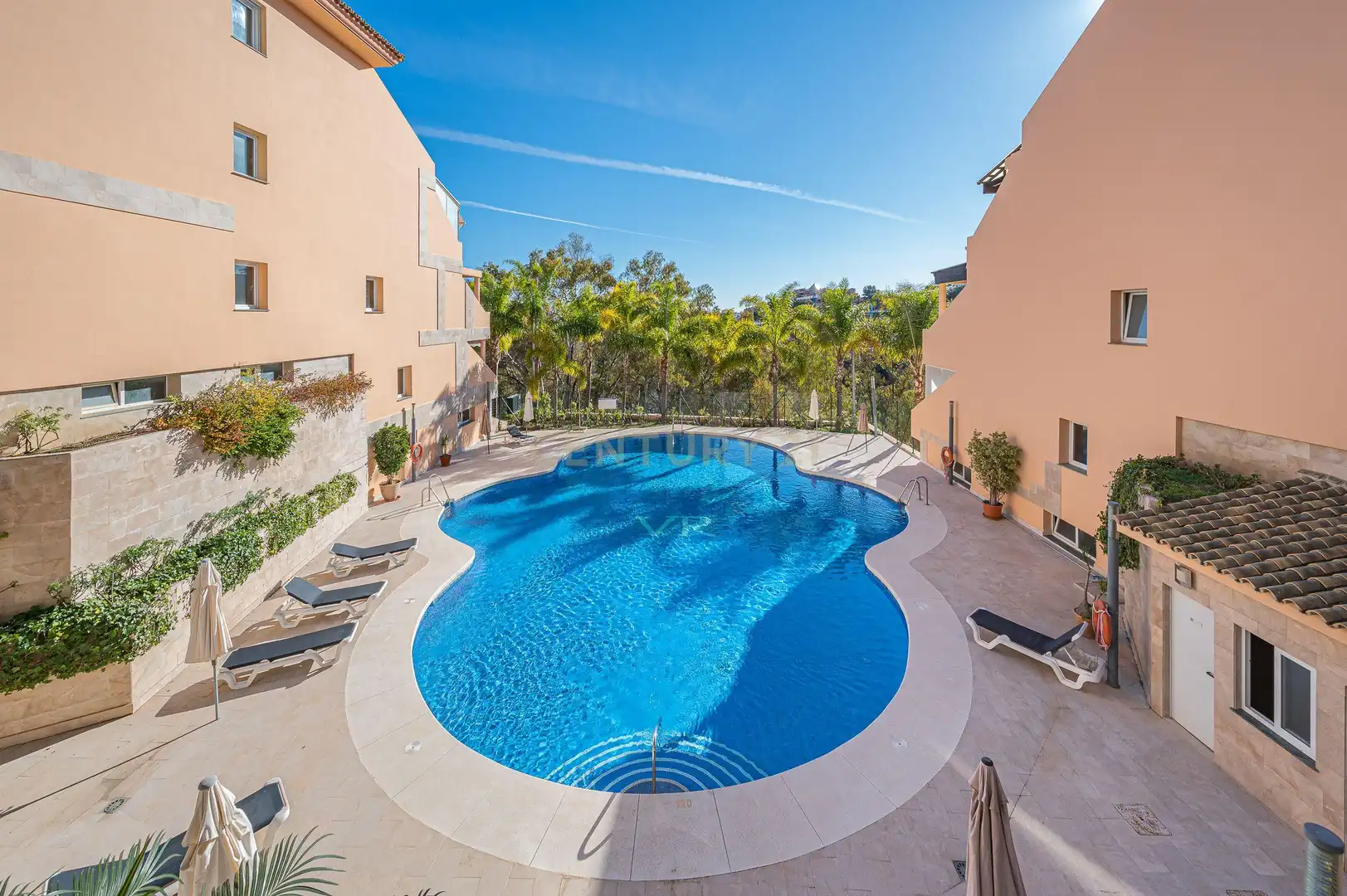 Piscina de Apartament en venda en Marbella amb Aire condicionat, Traster i Forn