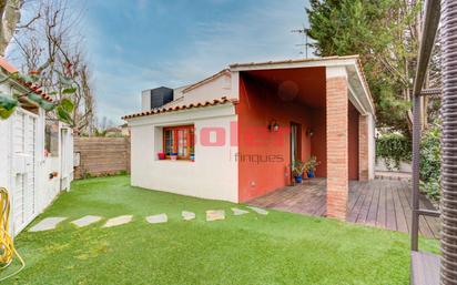 Exterior view of Single-family semi-detached for sale in Sant Cugat del Vallès